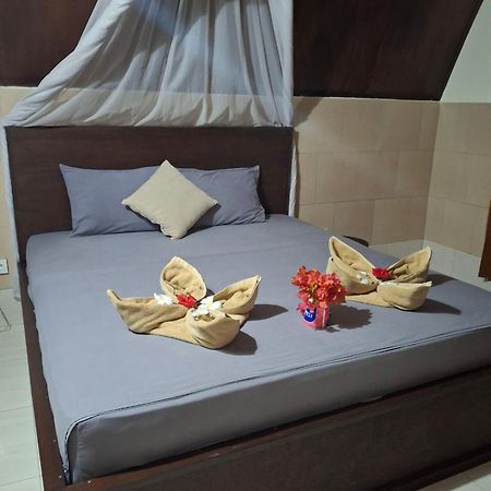 Cnunk Bungalow Gili Meno Bagian luar foto