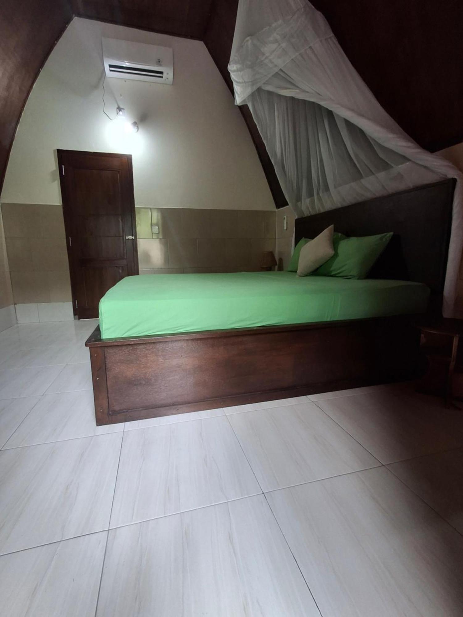 Cnunk Bungalow Gili Meno Bagian luar foto